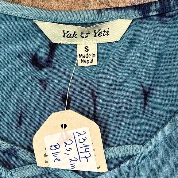 NWT Yak & Yeti Tye Dye Shark Tooth V-Neck Tank Small - Picture 9 of 9